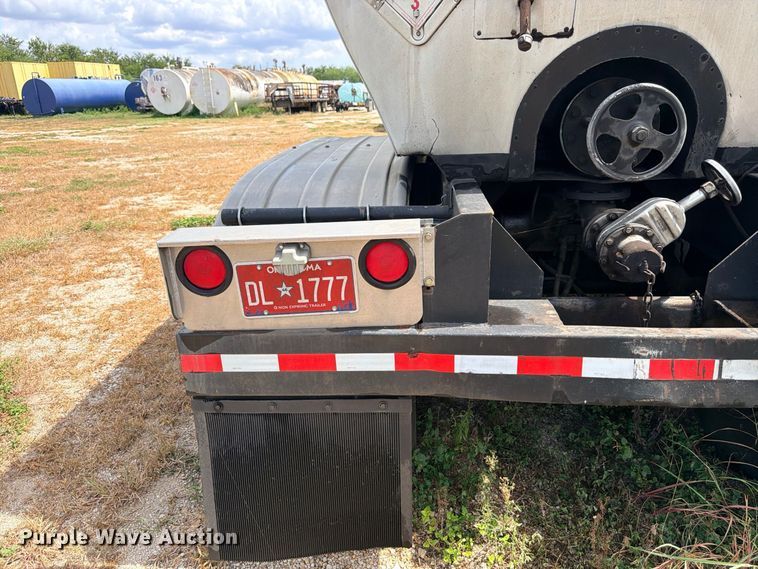 image for item DU1542 1979 Fruehauf TEH-F2-P 7000 fuel trailer