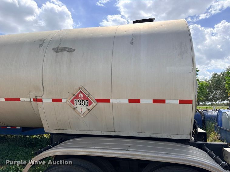 image for item DU1542 1979 Fruehauf TEH-F2-P 7000 fuel trailer
