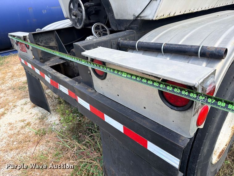 image for item DU1542 1979 Fruehauf TEH-F2-P 7000 fuel trailer