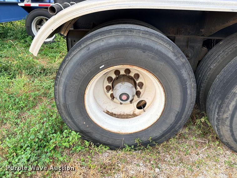 image for item DU1542 1979 Fruehauf TEH-F2-P 7000 fuel trailer