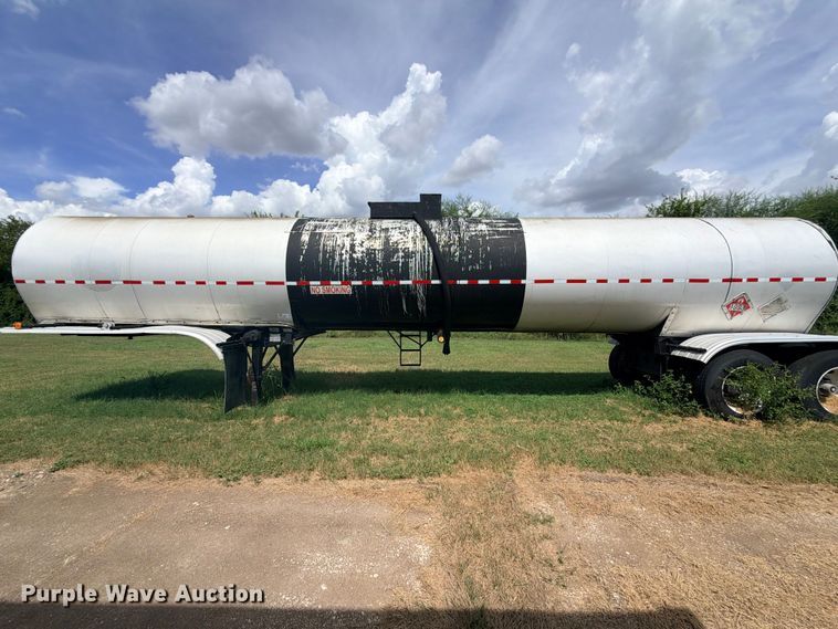 image for item DU1543 1988 Fruehauf TEH-F2-R fuel trailer