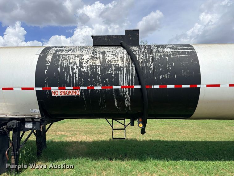 image for item DU1543 1988 Fruehauf TEH-F2-R fuel trailer