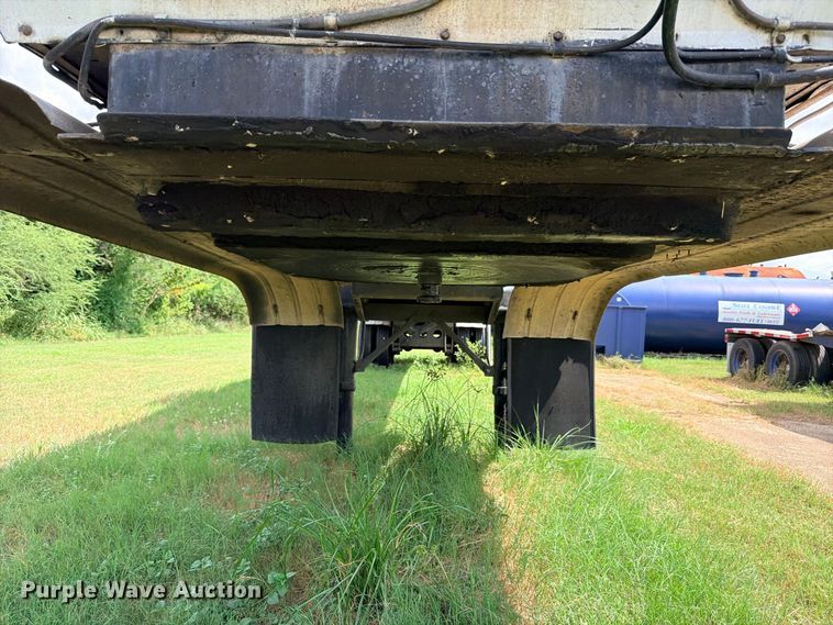 image for item DU1543 1988 Fruehauf TEH-F2-R fuel trailer