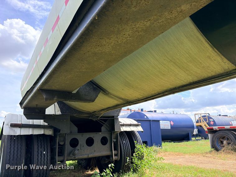 image for item DU1543 1988 Fruehauf TEH-F2-R fuel trailer