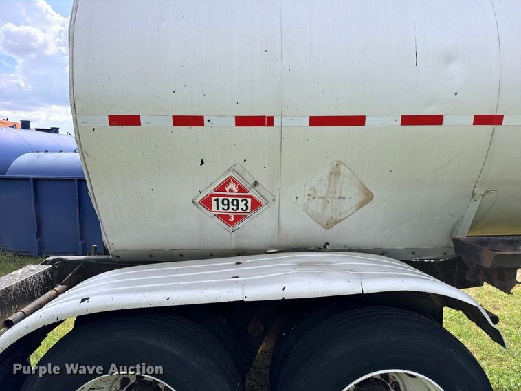 image for item DU1543 1988 Fruehauf TEH-F2-R fuel trailer