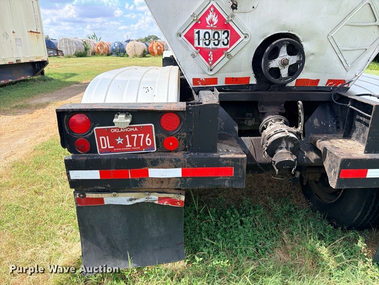 image for item DU1543 1988 Fruehauf TEH-F2-R fuel trailer