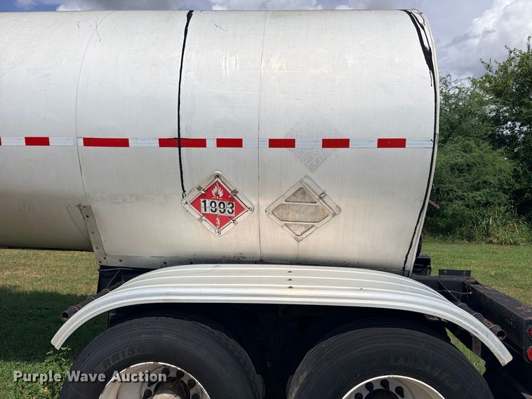 image for item DU1543 1988 Fruehauf TEH-F2-R fuel trailer
