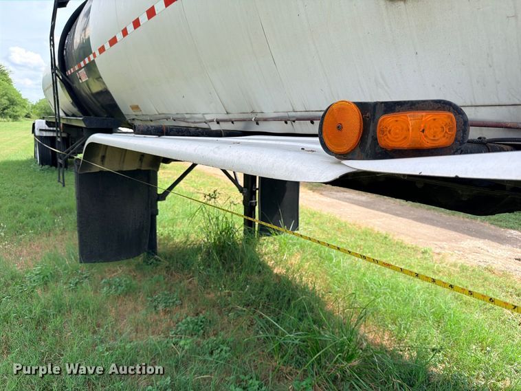 image for item DU1543 1988 Fruehauf TEH-F2-R fuel trailer