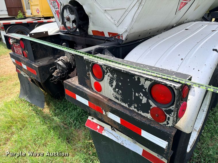image for item DU1543 1988 Fruehauf TEH-F2-R fuel trailer