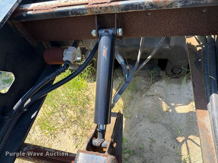 image for item DV7307 2006 Trail King lowboy equipment trailer