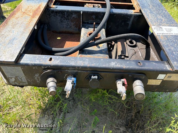 image for item DV7307 2006 Trail King lowboy equipment trailer
