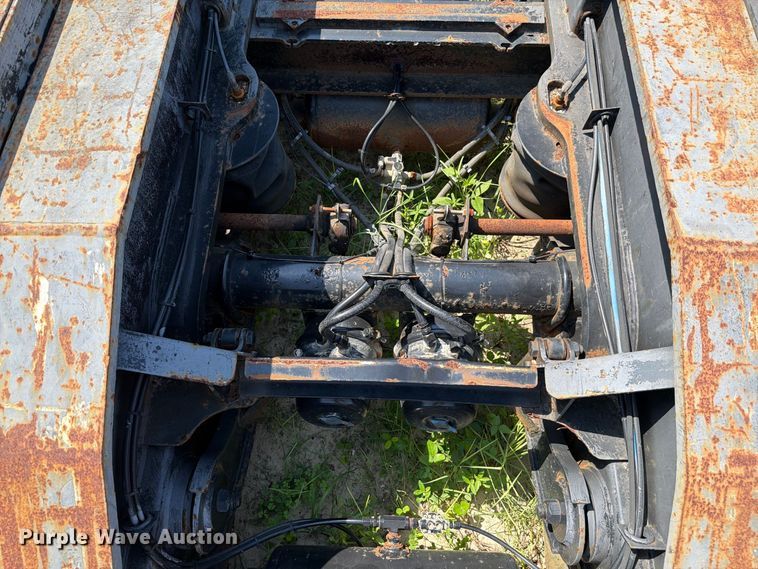 image for item DV7307 2006 Trail King lowboy equipment trailer
