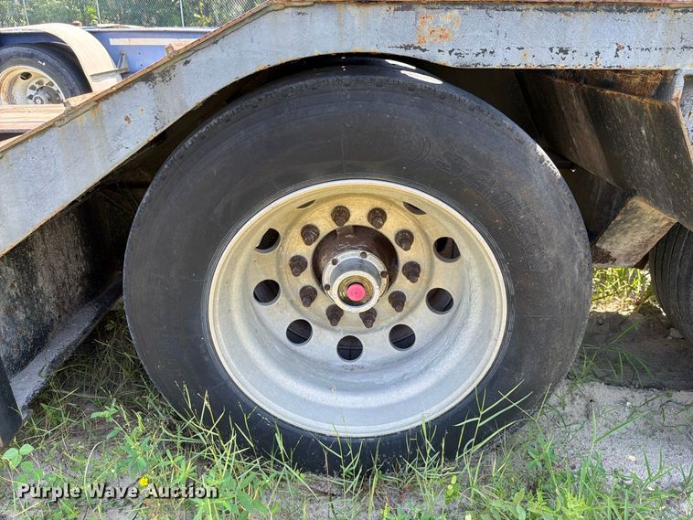 image for item DV7307 2006 Trail King lowboy equipment trailer