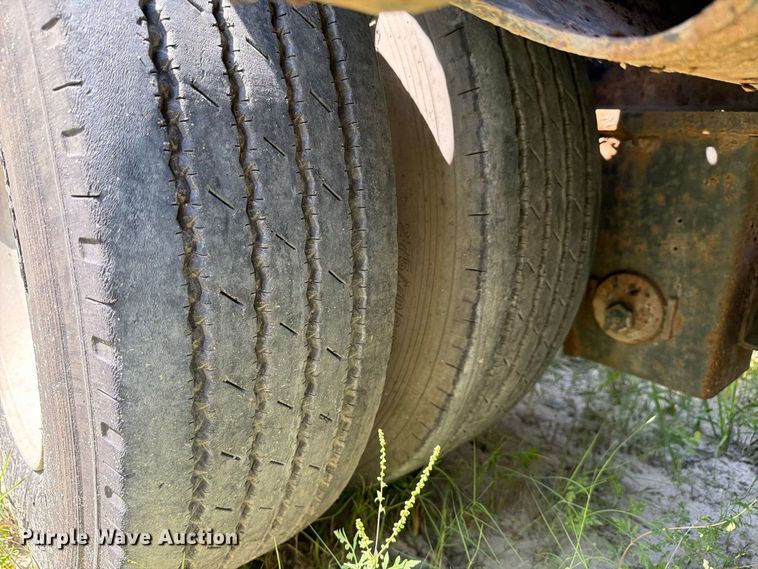 image for item DV7307 2006 Trail King lowboy equipment trailer