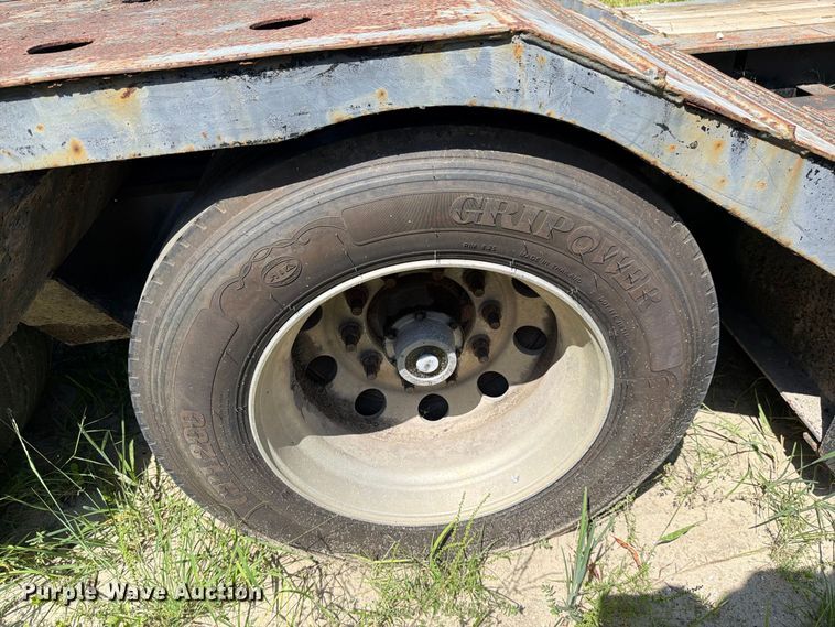 image for item DV7307 2006 Trail King lowboy equipment trailer