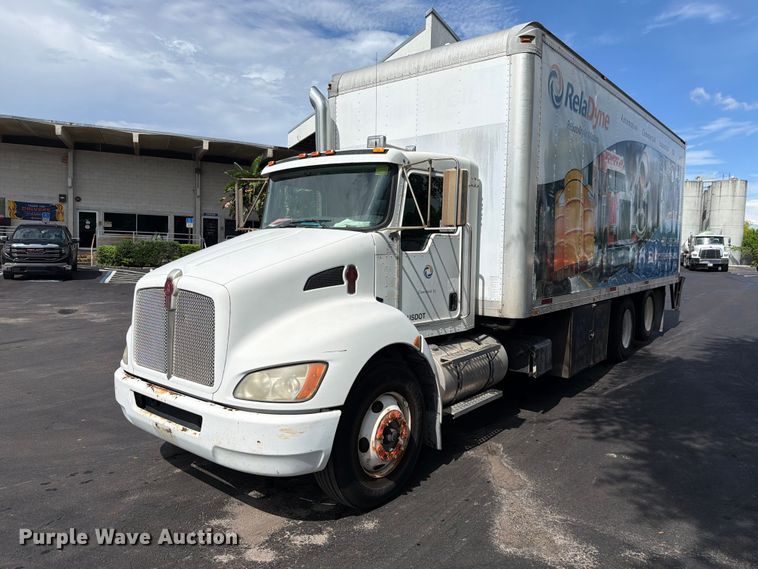 2010 Kenworth T370 box truck