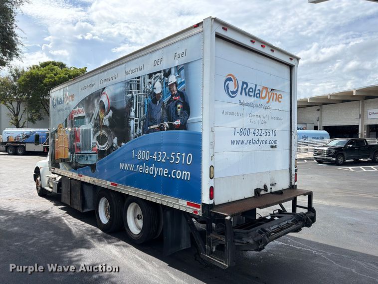 image for item DV7389 2010 Kenworth T370 box truck