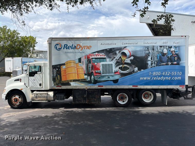 image for item DV7389 2010 Kenworth T370 box truck