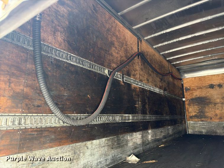 image for item DV7389 2010 Kenworth T370 box truck