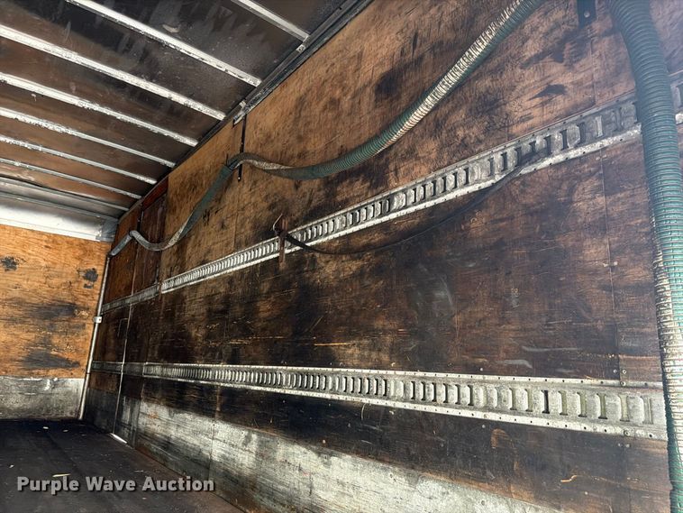 image for item DV7389 2010 Kenworth T370 box truck