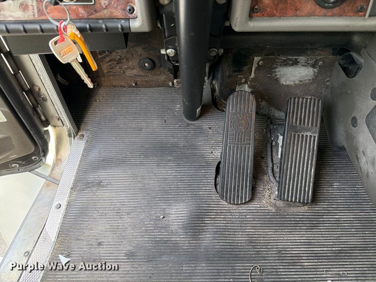 image for item DV7389 2010 Kenworth T370 box truck
