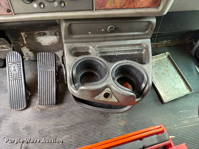 image for item DV7389 2010 Kenworth T370 box truck
