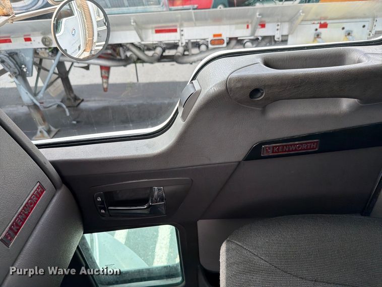 image for item DV7389 2010 Kenworth T370 box truck