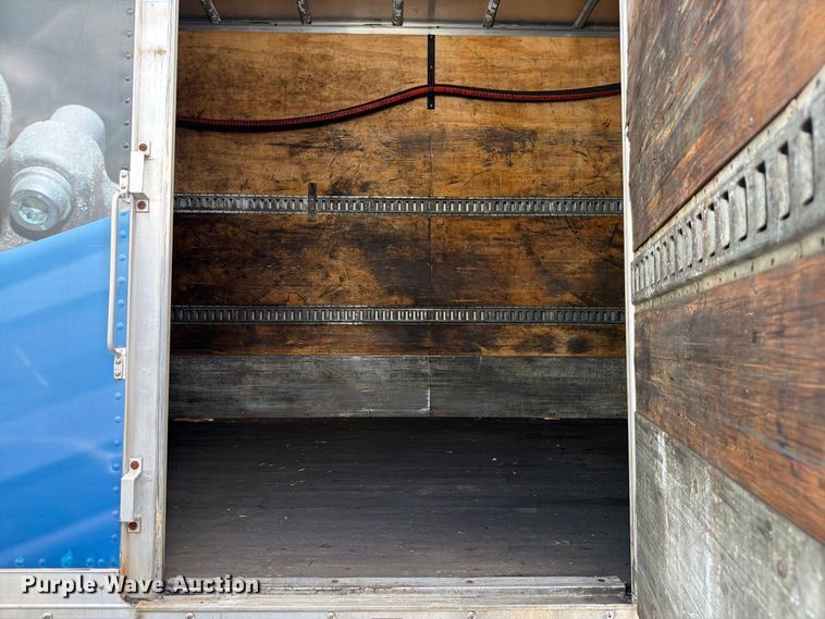image for item DV7389 2010 Kenworth T370 box truck