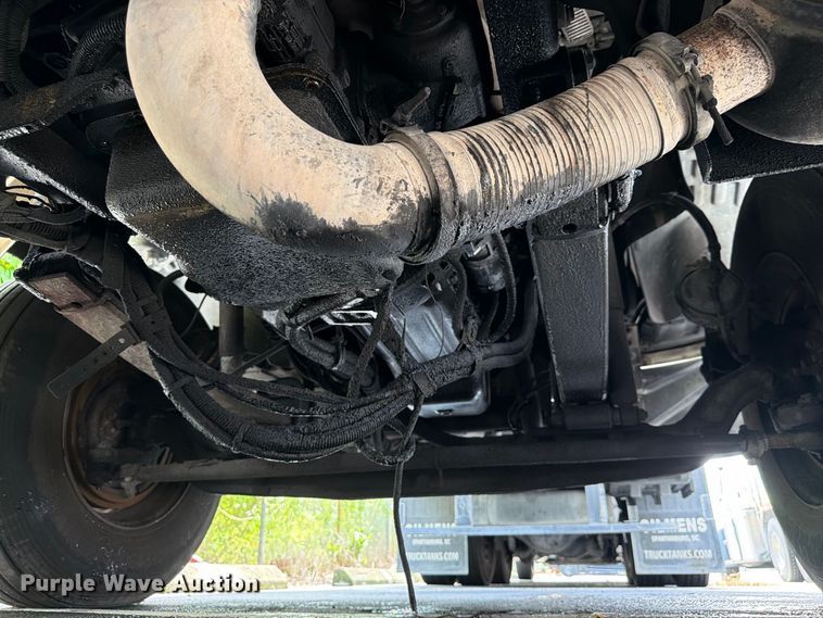 image for item DV7389 2010 Kenworth T370 box truck