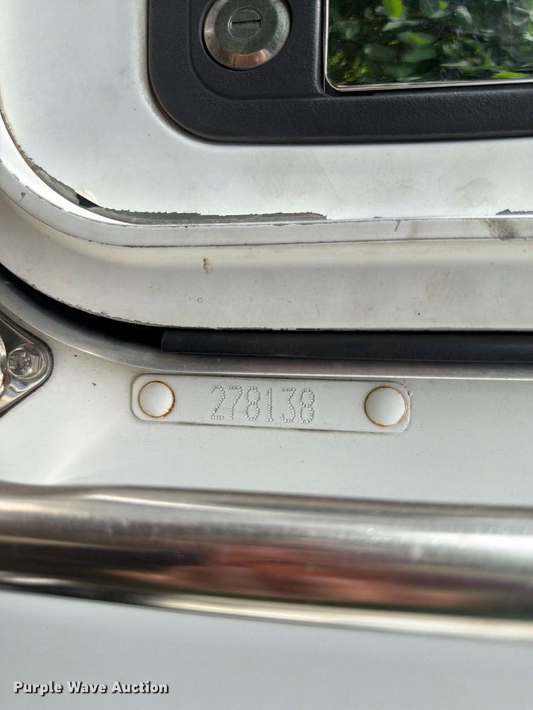 image for item DV7389 2010 Kenworth T370 box truck