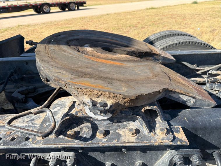 image for item DV8629 2001 Kenworth T800 semi truck