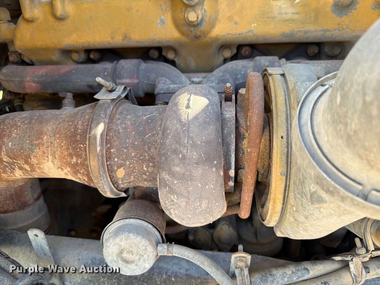 image for item DV8629 2001 Kenworth T800 semi truck