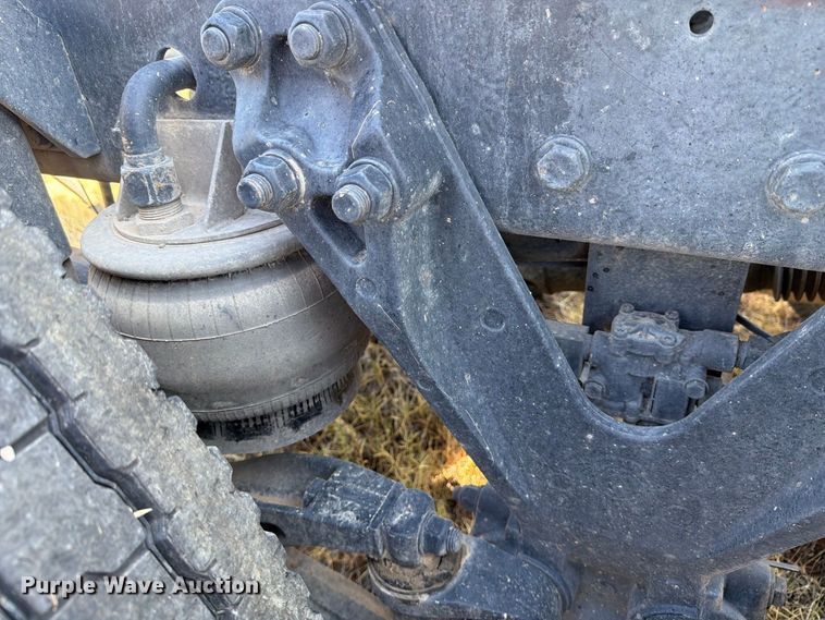 image for item DV8629 2001 Kenworth T800 semi truck