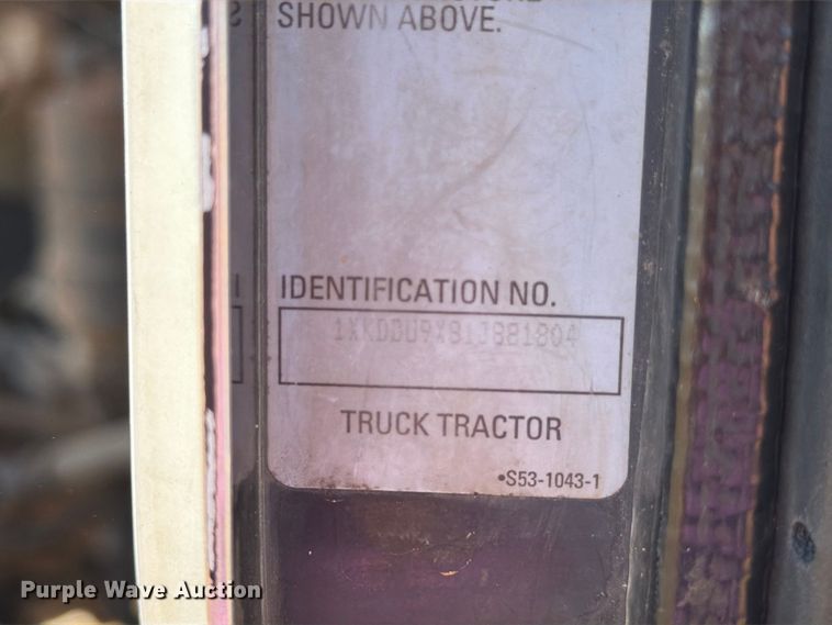 image for item DV8629 2001 Kenworth T800 semi truck