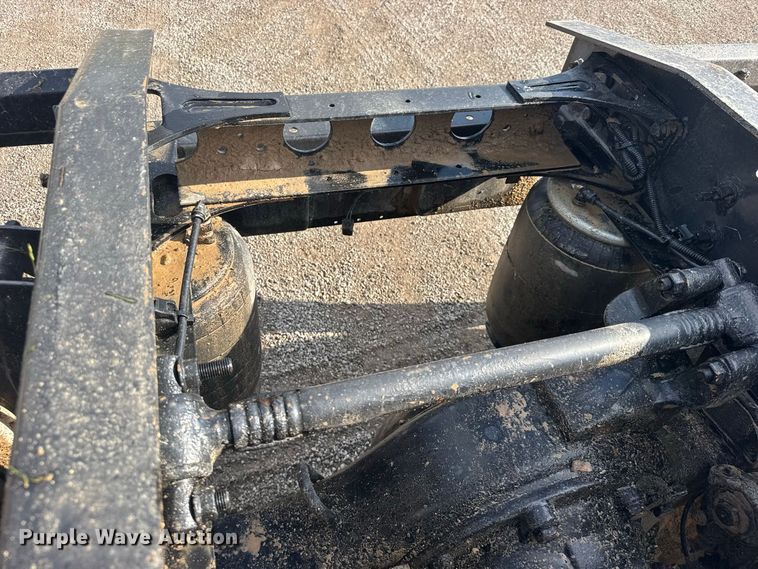 image for item DY3231 2017 International 8600 semi truck