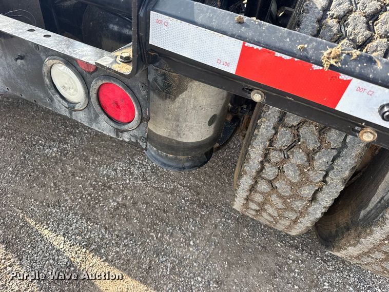 image for item DY3231 2017 International 8600 semi truck