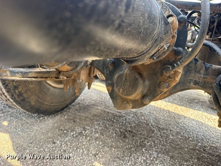 image for item DY3231 2017 International 8600 semi truck