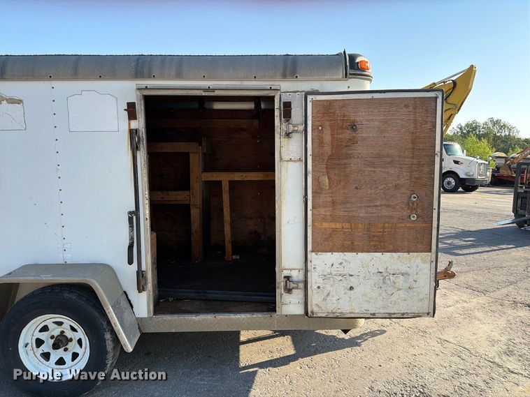 image for item DZ4688 1998 Doolittle enclosed cargo trailer
