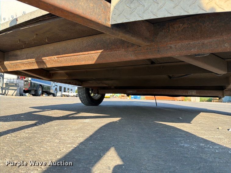 image for item DZ4688 1998 Doolittle enclosed cargo trailer