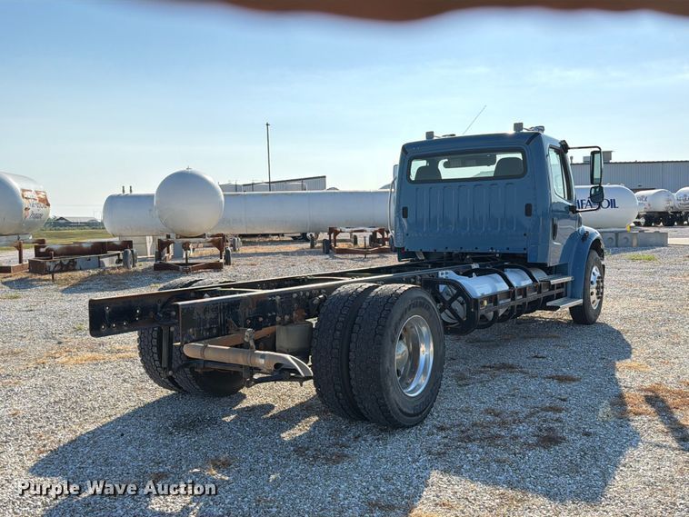 image for item DZ4714 2020 Freightliner S2G truck cab and chassis
