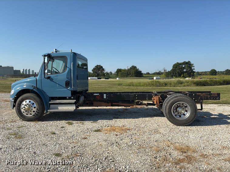 image for item DZ4714 2020 Freightliner S2G truck cab and chassis