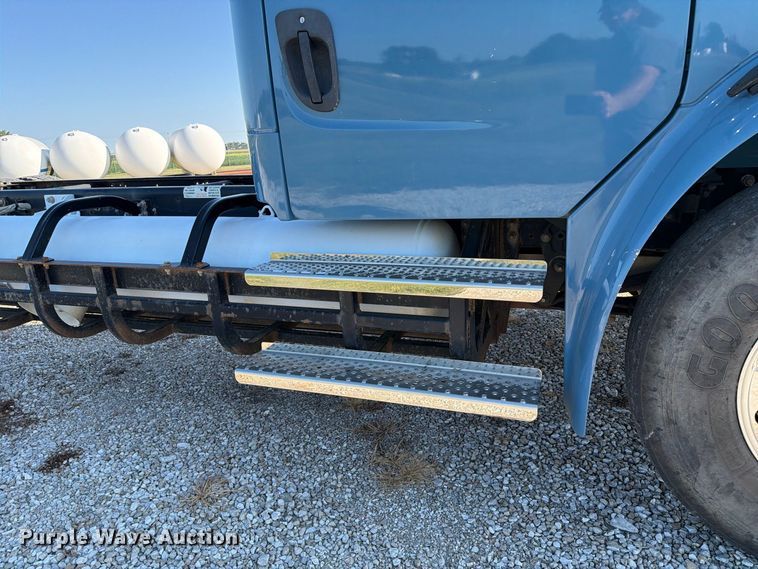 image for item DZ4714 2020 Freightliner S2G truck cab and chassis