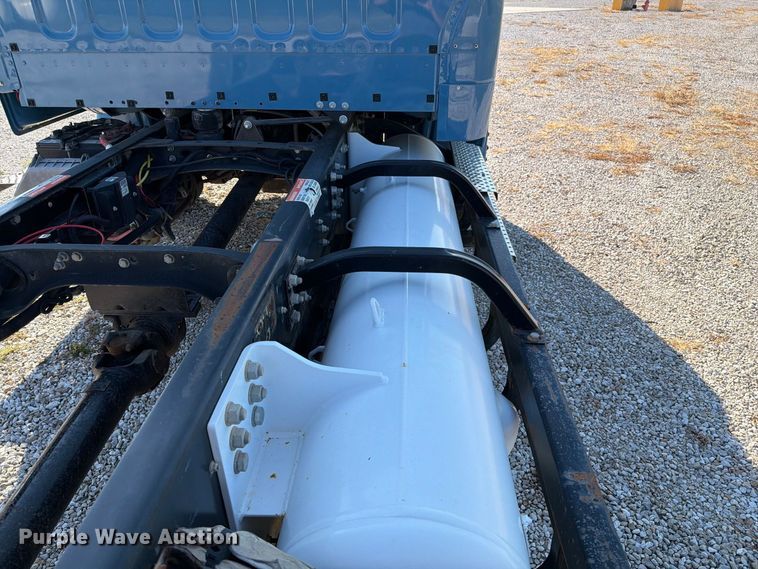 image for item DZ4714 2020 Freightliner S2G truck cab and chassis
