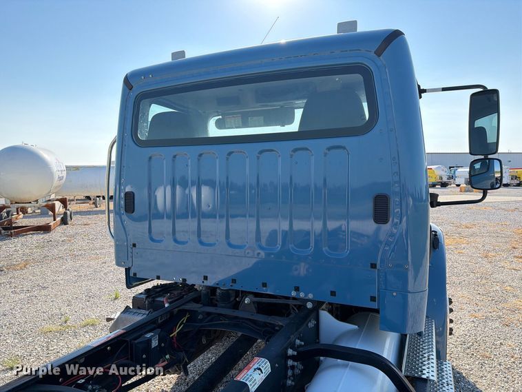 image for item DZ4714 2020 Freightliner S2G truck cab and chassis