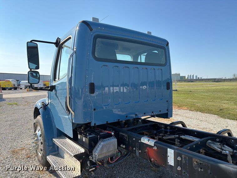 image for item DZ4714 2020 Freightliner S2G truck cab and chassis