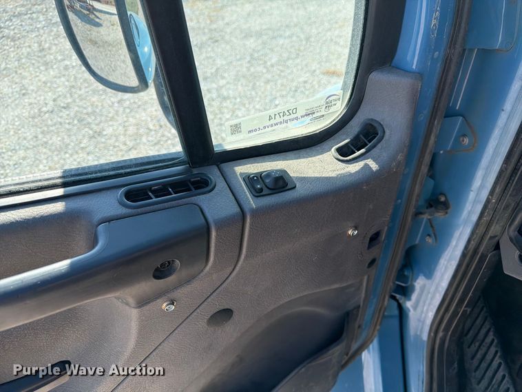 image for item DZ4714 2020 Freightliner S2G truck cab and chassis