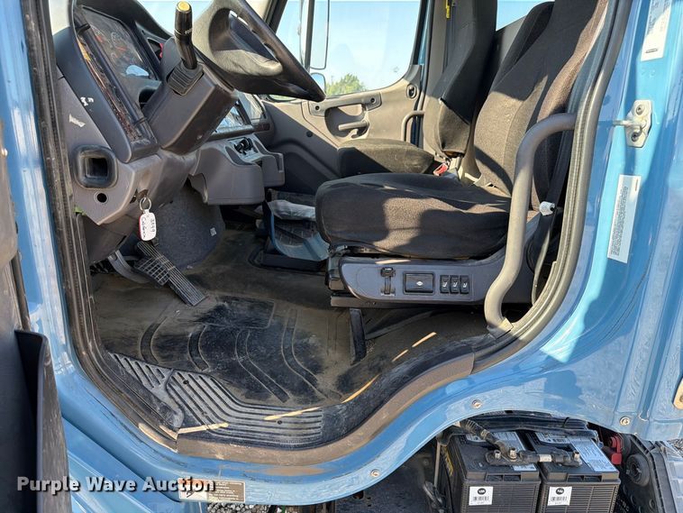 image for item DZ4714 2020 Freightliner S2G truck cab and chassis