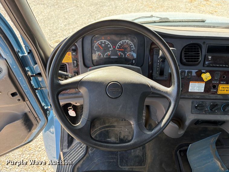 image for item DZ4714 2020 Freightliner S2G truck cab and chassis