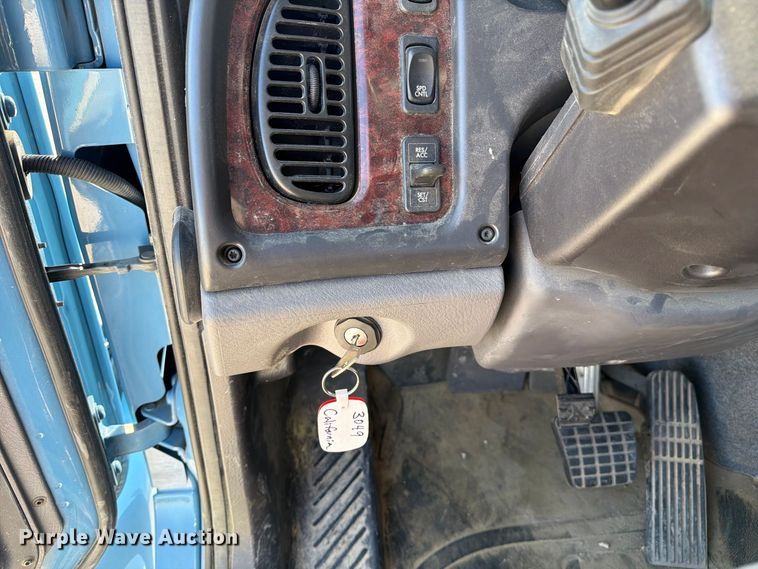 image for item DZ4714 2020 Freightliner S2G truck cab and chassis