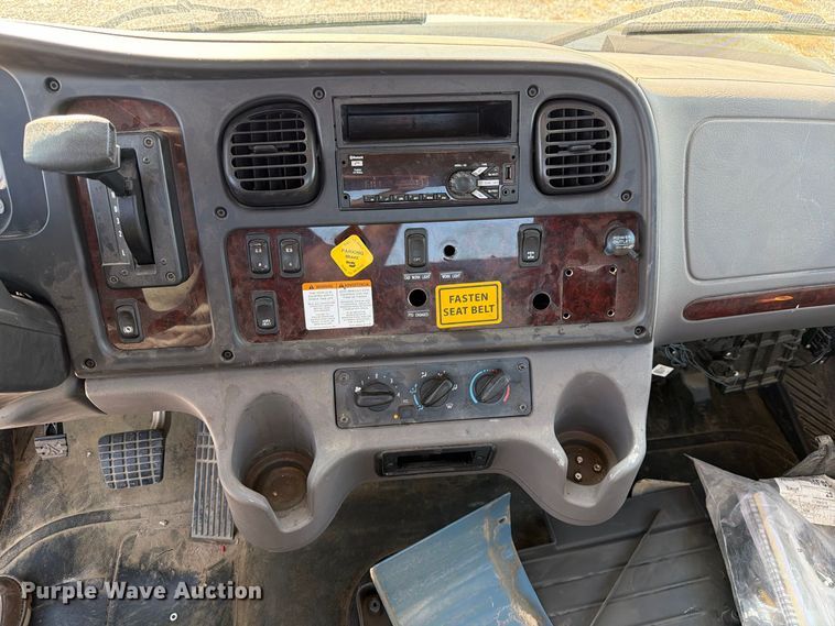 image for item DZ4714 2020 Freightliner S2G truck cab and chassis